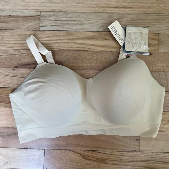 Elegant Cream Wireless Bra - Picture 2 of 14